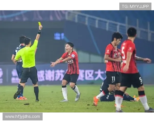 重庆当代迎战上海绿地足球盛宴谁能在这场较量中脱颖而出